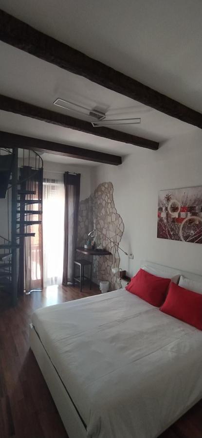 Casa Di Nonno Lägenhet Isernia Exteriör bild